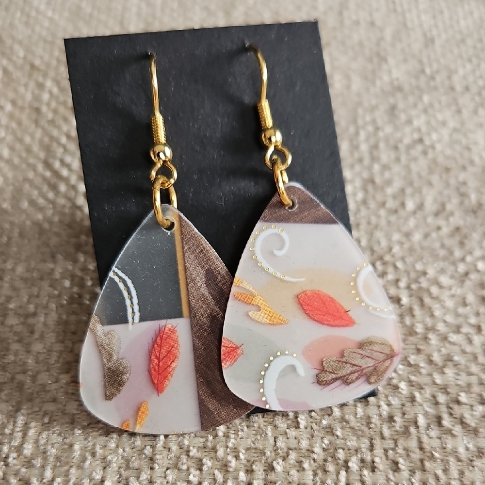 Starbucks Gold-Tone Leaf Dangle Earrings in Coral and Brown